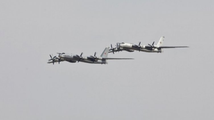САЩ прехванаха руски военни самолети край Аляска 