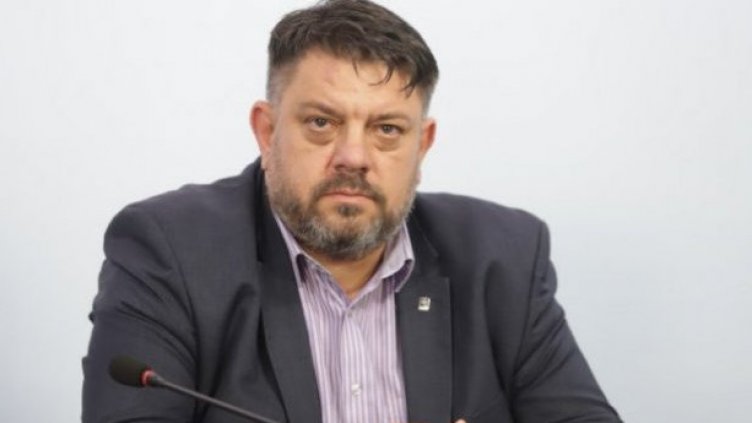 Атнас Зафиров: Корнелия Нинова няма право да бъде кандидат за депутат 