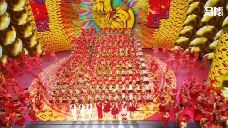 Китай отбелязва годината на Огнения червен петел