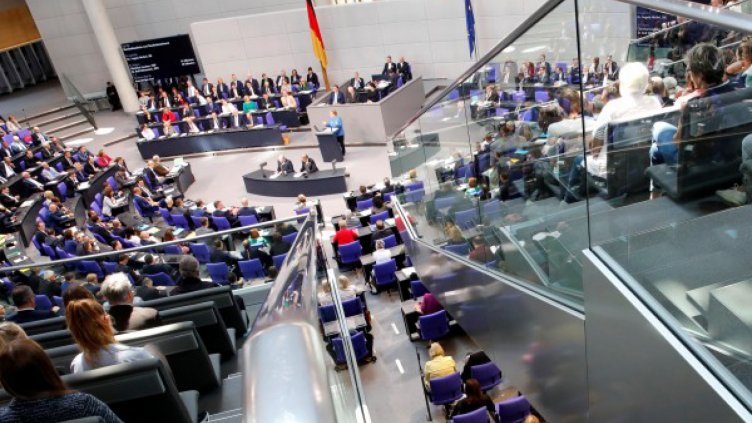 Европейският парламент с първо заседение днес  