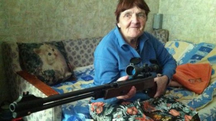 Осъдиха баба, направила си сама ловна пушка