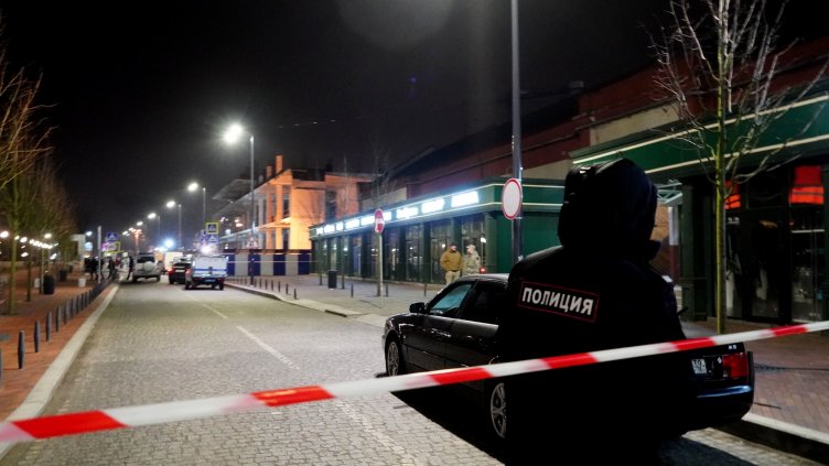 Спор за място на пазар завърши със стрелба и загинали  