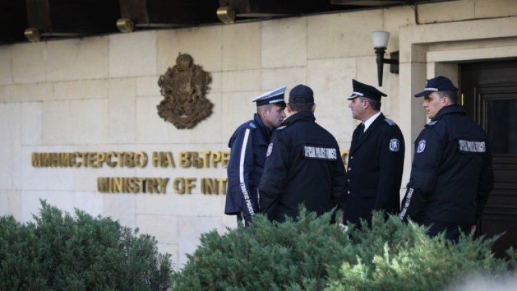 Полицаи и военни ще протестират срещу пенсионната реформа