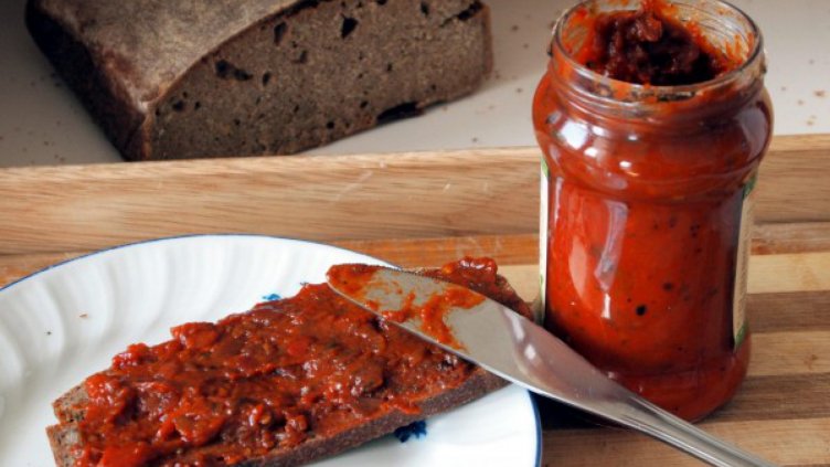 Лютеница Златка или как се пази традицията онлайн