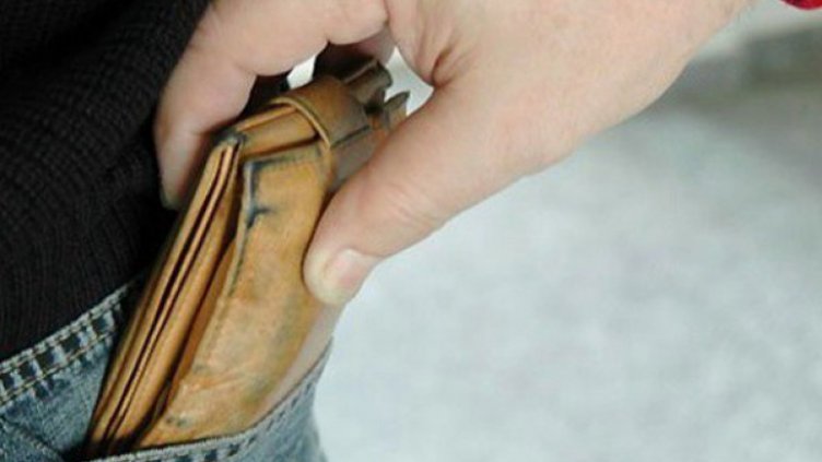 Откраднаха със сила портфейл на ул. "Наум" във Варна