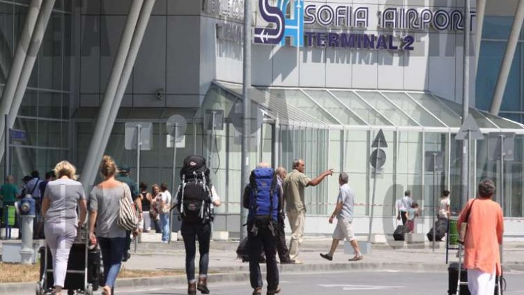 20 000 българи напуснали страната през 2013 г. 