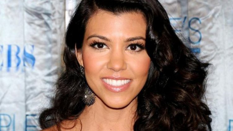 Кортни Кардашян: Харесва ми да се разхождам гола у дома