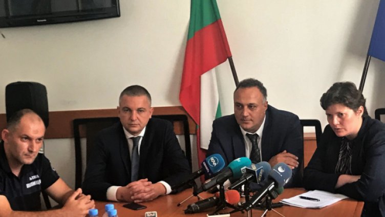 Изграждат кръгово кръстовище на Долна Трака