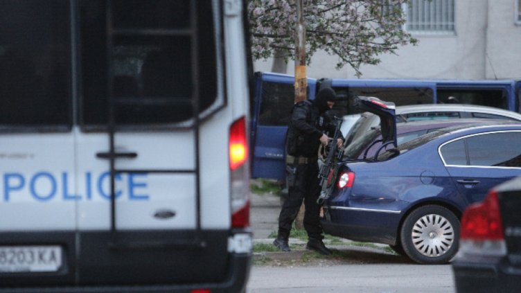 Задържаха 11 нелегални мигранти край Владая