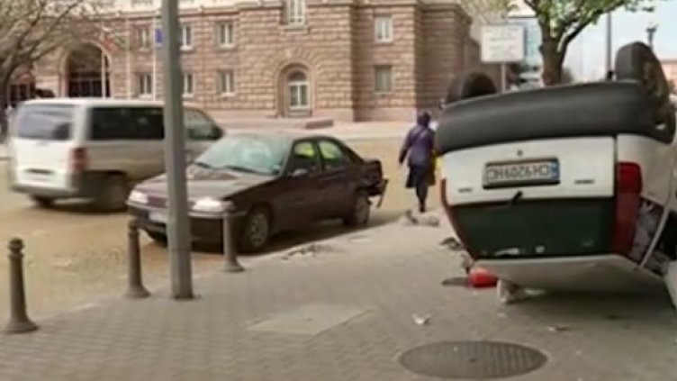 Зрелищна катастрофа стана пред Министерски съвет