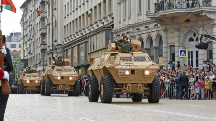 МО: Армията не застрахова техника, а само военнослужещи