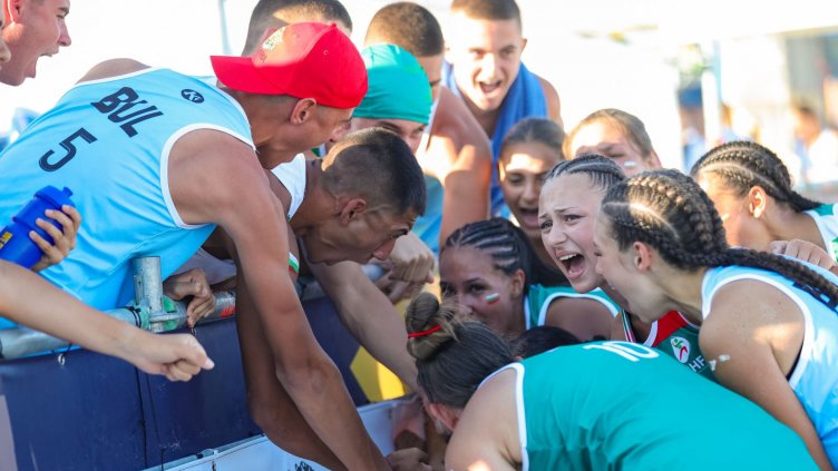 Девойките с драматична победа на ЕП по плажен хандбал във Варна