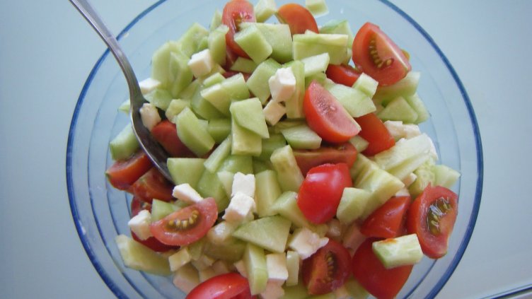 Доматите и краставиците поевтиняват