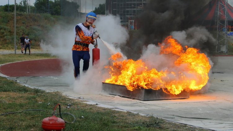 Варненци се класираха трети на републиканското по пожароприложен спорт