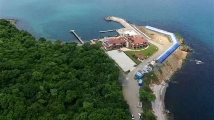 Как пътят към лятната резиденция в "Росенец" се оказа частен?