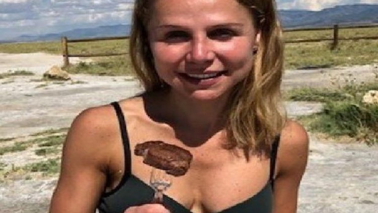 Веганка започна да яде само месо след ухапване от паяк