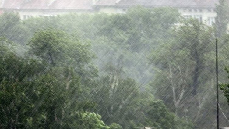 Оранжев код във Варна заради проливни дъждове и бурен вятър