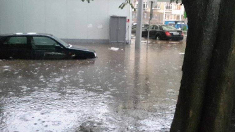 Пороят доведе до близо 30 сигнала към спасителите във Варна