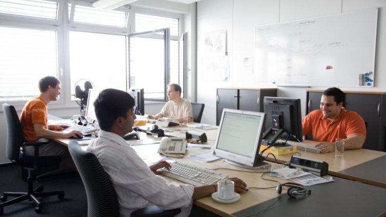 В ковид кризата – всяка пета родна фирма орязала заплатите на работещите