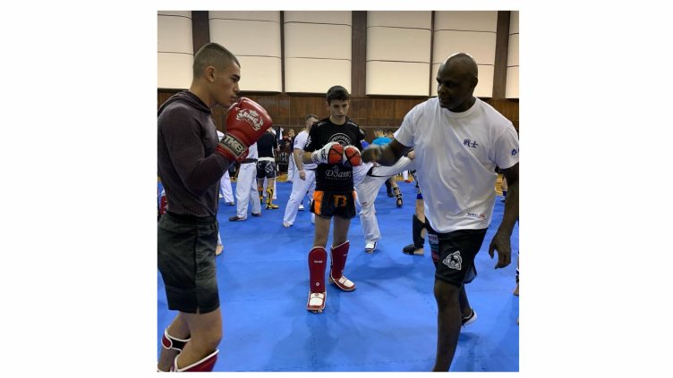 Легендата Ернесто Хуст (ВДЯСНО). Снимки ФЕЙСБУК