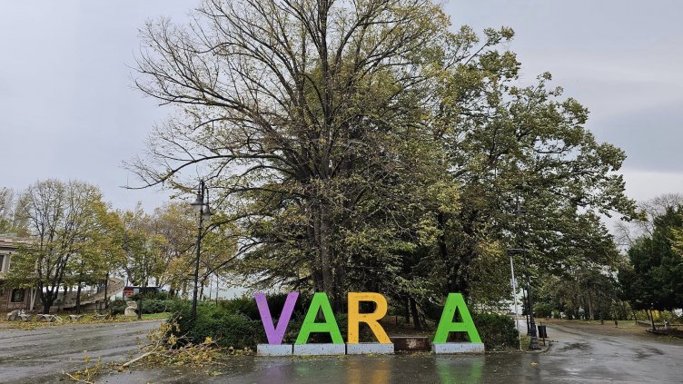 Варна след урагана в СНИМКИ