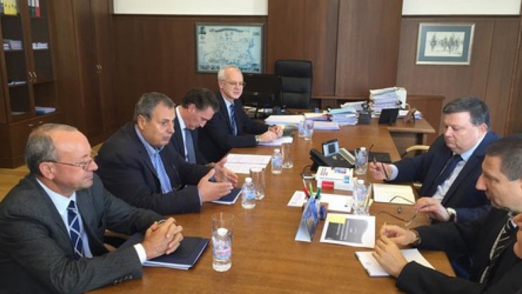 25 дни платен отпуск? Не, отсече бизнесът!