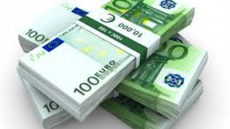 Спипаха румънка с близо 35 хиляди евро в гащите