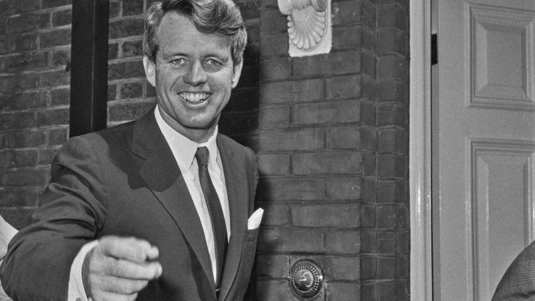 Шок: Показаха снимки от аутопсията на Робърт Ф. Кенеди