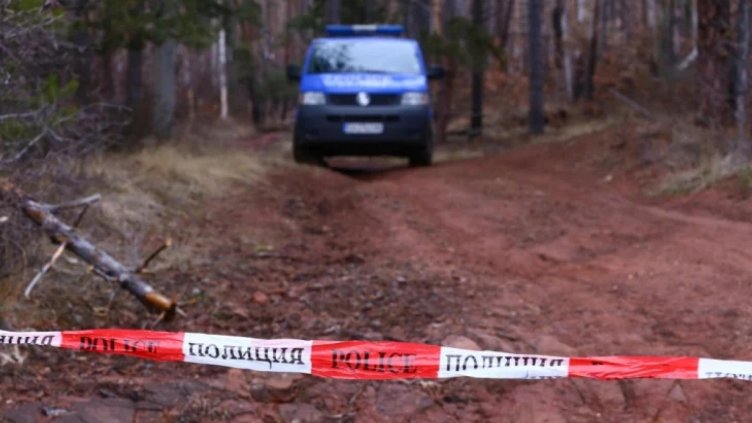Откриха овъглен труп в изгоряла кола край София