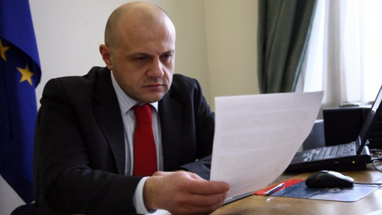 Томислав Дончев: Не спираме обществени поръчки заради недостиг на средства в държавата