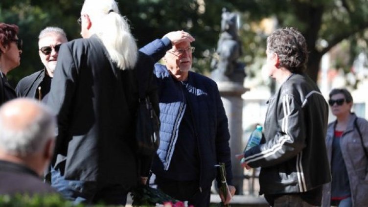 Хиляди изпратиха Кирил Маричков (СНИМКИ)