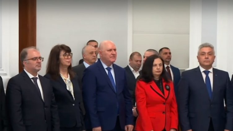 Служебно правителство се събира за заседание за първи път