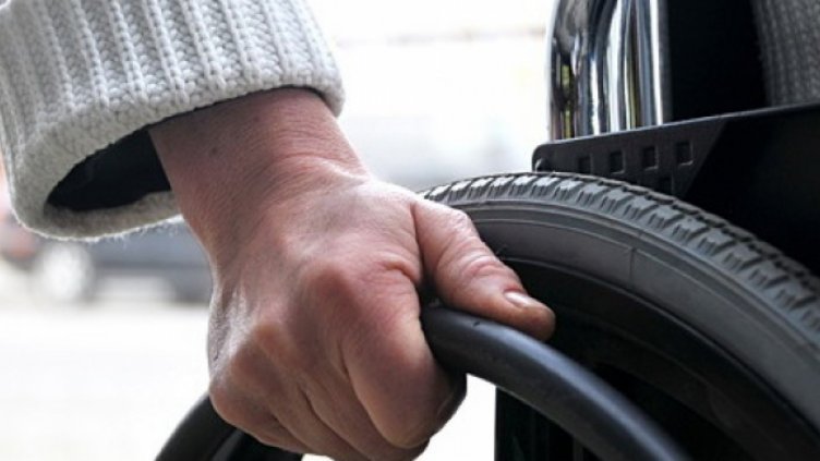 Родители на хора с тежки увреждания ги записват фиктивно на работа