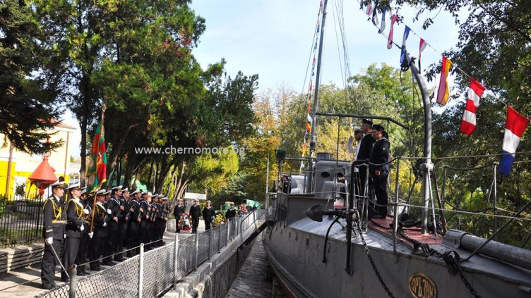 С военен ритуал почетоха мичман I ранг Георги Купов (СНИМКИ)