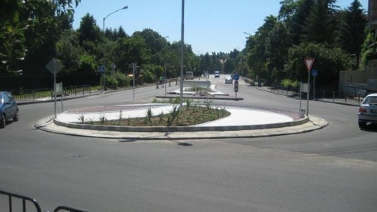 Повдигнато кръстовище ще пази пешеходците в Гоце Делчев