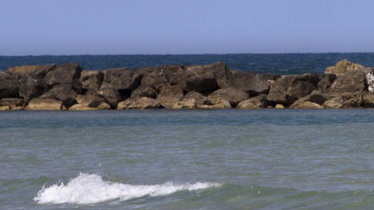 Откриха предмети и монети на 1600 г. в морето край Израел