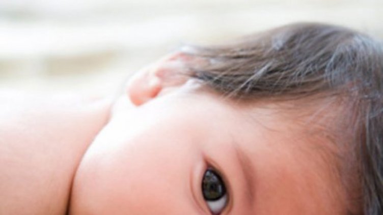 Издирват родителите на подхвърленото във Варна бебе