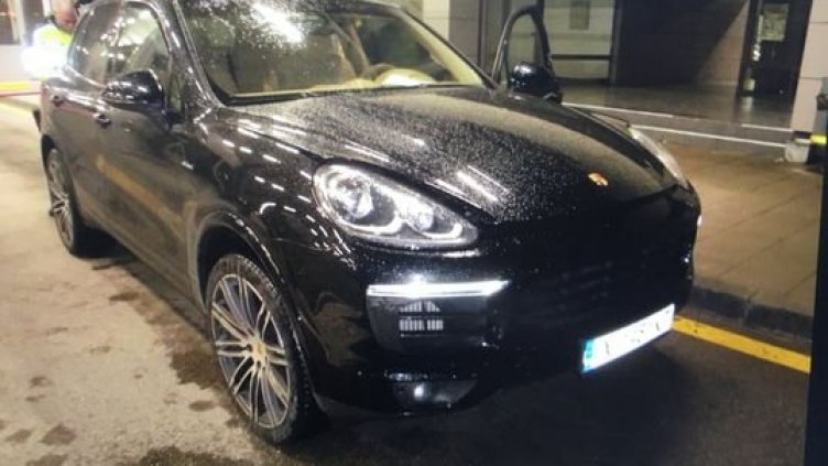 Двама опитаха да минат границата с крадено "Порше"