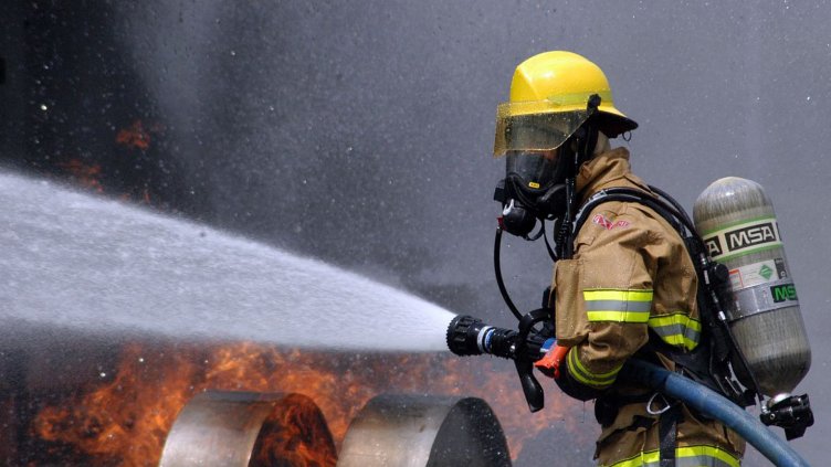 Автобус изгоря на пътя край Калофер