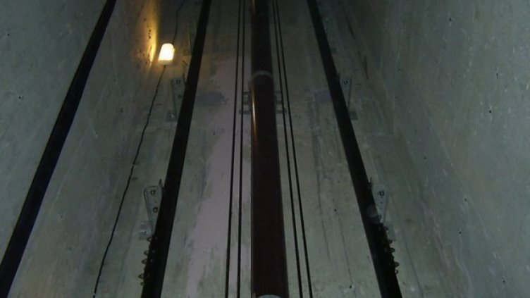 Пенсионер пропадна в асансьор и загина. Три часа чакали техник