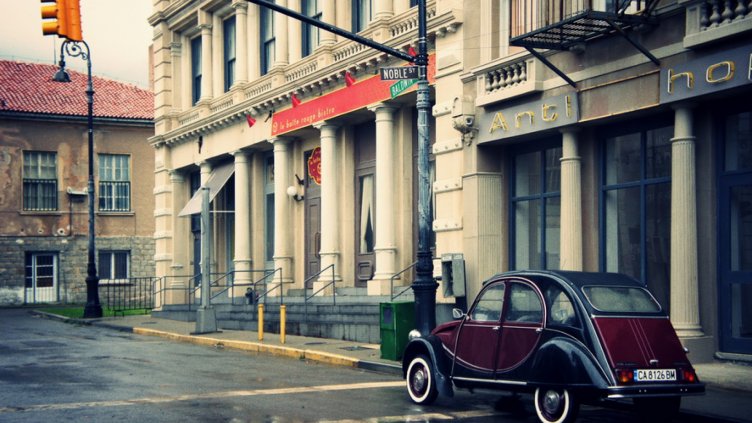 Киноцентърът в Бояна пламна