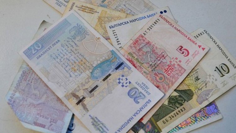 Отпускат персонални пенсии на 43 деца