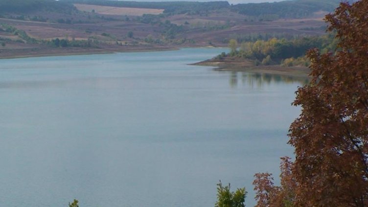 Изпускат язовир "Тича", двама министри ще следят акцията