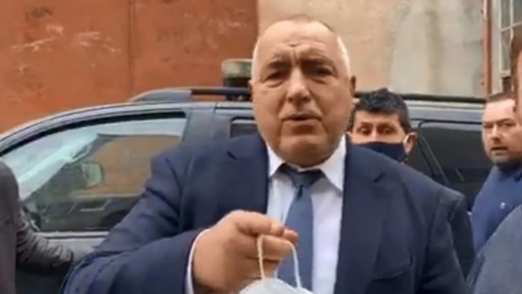 Премиерът изиска по-леки мерки за празниците