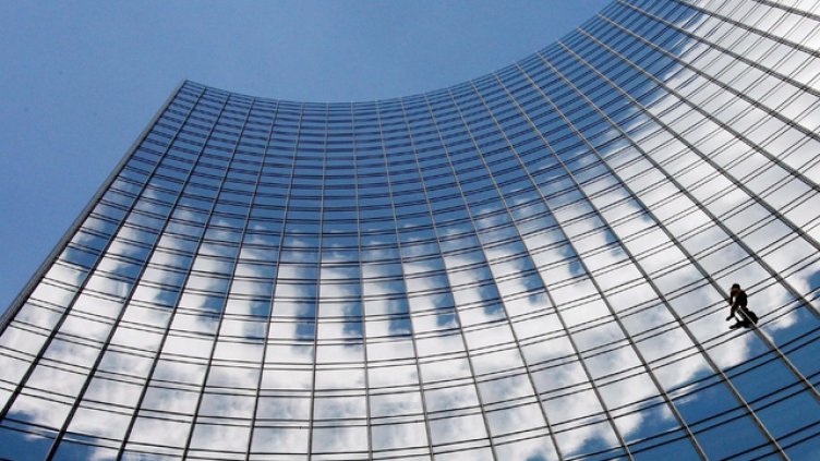 В Китай издигат 739-метров небостъргач