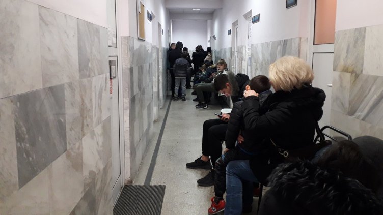 Увеличават се болните от грип и остри настинки във Варна