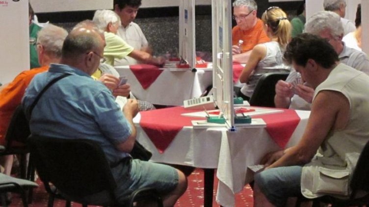 Варненци доминират на бридж