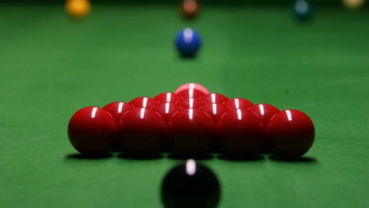Световното по снукър започва горещо