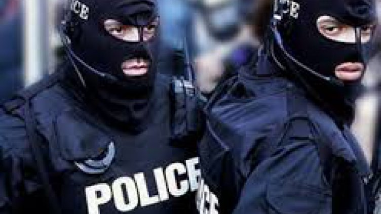 Гръцката полиция задържа при акция двама българи