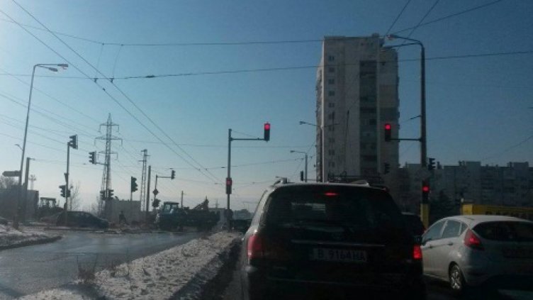 Отново ВиК авария затруднява движението по варненски булевард
